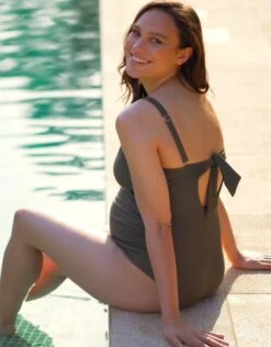 Seraphine Maillot De Bain Grossesse Une Pièce Avec Nœud – Kaki -Seraphine 1128204222 cd7fe8d0f7019dd5bde24e3a3d89c3df0f80921b358642fada01dbb206bb31ab d 640