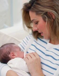 Seraphine Pull Grossesse Et Allaitement à Rayures En Coton -Seraphine 1159429275 a4f33934ff05955afc1a580a29c681296acd8c2f5618bb57ab5f136582d920e0 d 640