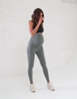 Seraphine Legging Grossesse Sport – Vert Sauge -Seraphine 1189051723 b606fb0a8175a09968e982fc85834e8ae00249979d87a5a73e73dbfe0a58265c d 640