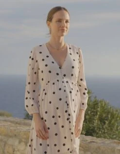 Seraphine Robe Grossesse Boutonnée à Pois -Seraphine 1642810595 9285927b95fc86d8f0d1c4707eeca74e629b64951fe85b127192a1fb0a5e1f97 d 640