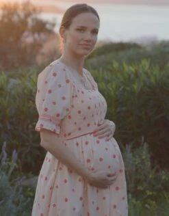 Seraphine Robe Grossesse Et Allaitement En Coton à Broderies Roses -Seraphine 1642838730 25f1e06a7e2af0ad2232ec7c55600f152c3b6962256a0b72d21903dec2592593 d 640