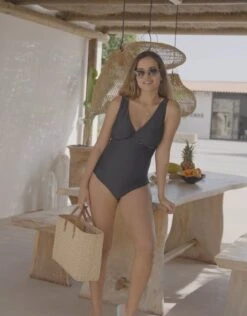 Seraphine Maillot De Bain Grossesse Une Pièce -Seraphine 1660827009 b379dca84b6ce13a54c5418b536951c847294d087d5efe03a63ebfc35433dda8 d 640