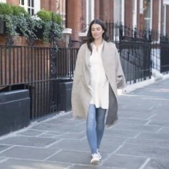 Seraphine Châle Grossesse Et Allaitement Luxe Bicolore - Gris/Sable -Seraphine 806637060 20e90c6f0fe6f3eae6add4d5b8de900a053f2962f34e826720181b78cf938169 d 640