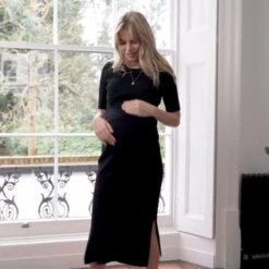 Seraphine Robe Grossesse Et Allaitement En Maille Côtelée – Noir -Seraphine 853925198 53efa730274fa734201782ce09d8bce853f3d0813b04768fec54148a665b1c73 d 640