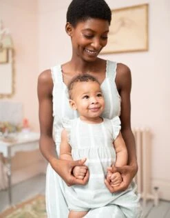 Seraphine Robe Cache-cœur Grossesse Et Allaitement En Coton à Rayures Sauge Et Blanche -Seraphine Aaliyah Sage Mum 05 V6