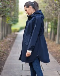 Seraphine Imperméable 6 En 1 Grossesse Et Portage – Bleu Marine -Seraphine Beckett Navy 06 V3