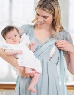 Seraphine Robe De Mariée De Grossesse Et D'allaitement En Mousseline De Soie Et Dentelle - Vert Sauge -Seraphine Bianca Sage 07 V3