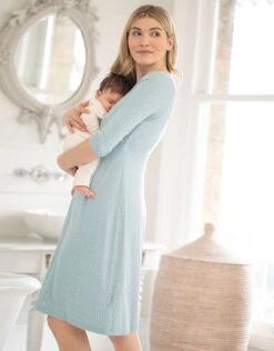 Seraphine Chemise De Nuit De Maternité à Allaitement Bordée De Dentelle Sauge Et à Pois Blancs -Seraphine Cerys Sage 05 V2