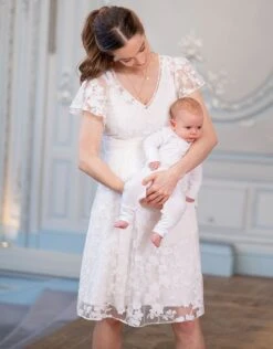 Seraphine Robe En Dentelle Florale De Grossesse à Allaitement Blanche à Fleurs -Seraphine Diane White 04 V2