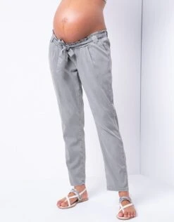 Seraphine Pantalon De Grossesse Chino En Mélange De Coton – Gris Clair -Seraphine Isaac AquaGrey 03