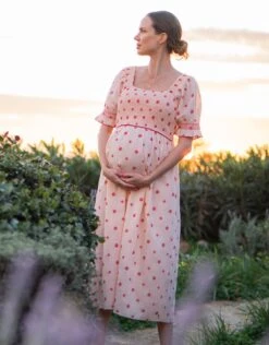 Seraphine Robe Grossesse Et Allaitement En Coton à Broderies Roses -Seraphine Jessa Rose 03 V2