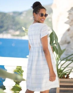 Seraphine Robe Bleu Ciel Broderie Anglaise Grossesse à Allaitement -Seraphine Octavia Blue 05 V1