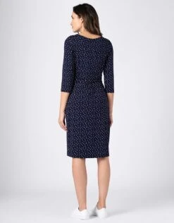 Seraphine Robe Grossesse Et Allaitement Manches Courtes à Pois Bleu Marine Et Blancs -Seraphine Peachey NavySpot 06 V2
