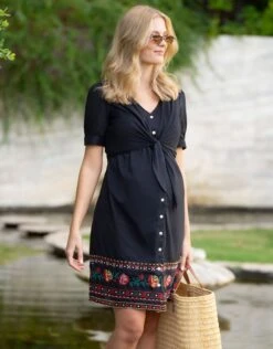 Seraphine Robe De Grossesse à Allaitement Brodée En Noir -Seraphine Samara Black 03