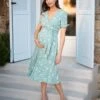 Seraphine Robe Grossesse Et Allaitement Imprimés Fleurs – Vert Sauge -Seraphine Sanna Sage 01 V2