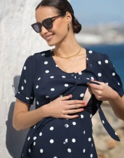 Seraphine Robe De Grossesse Et D'allaitement à Pois Bleu Marine Et Blanc Nouée Sur Le Devant -Seraphine Taryn NavySpot 04 V3