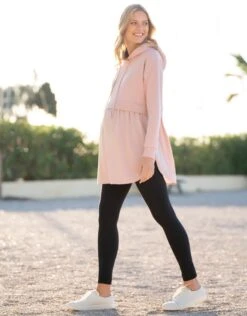 Seraphine Top De Grossesse à Allaitement à Capuche Rose Avec Sous-chemise Intégrée -Seraphine Thora Blush 04