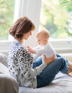 Seraphine Pull Grossesse Et Allaitement à Imprimé Contrasté